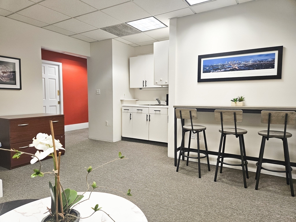 701 Washington, Newton, Massachusetts, ,Commercial Lease,For Rent,Washington,73384591