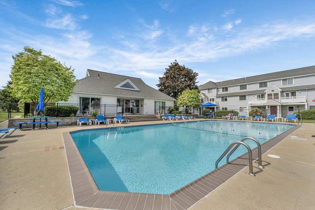 360 Littleton Rd., Chelmsford, Massachusetts, 2 Bedrooms Bedrooms, 4 Rooms Rooms,1.5 BathroomsBathrooms,Residential,For Sale,Littleton Rd.,73385031