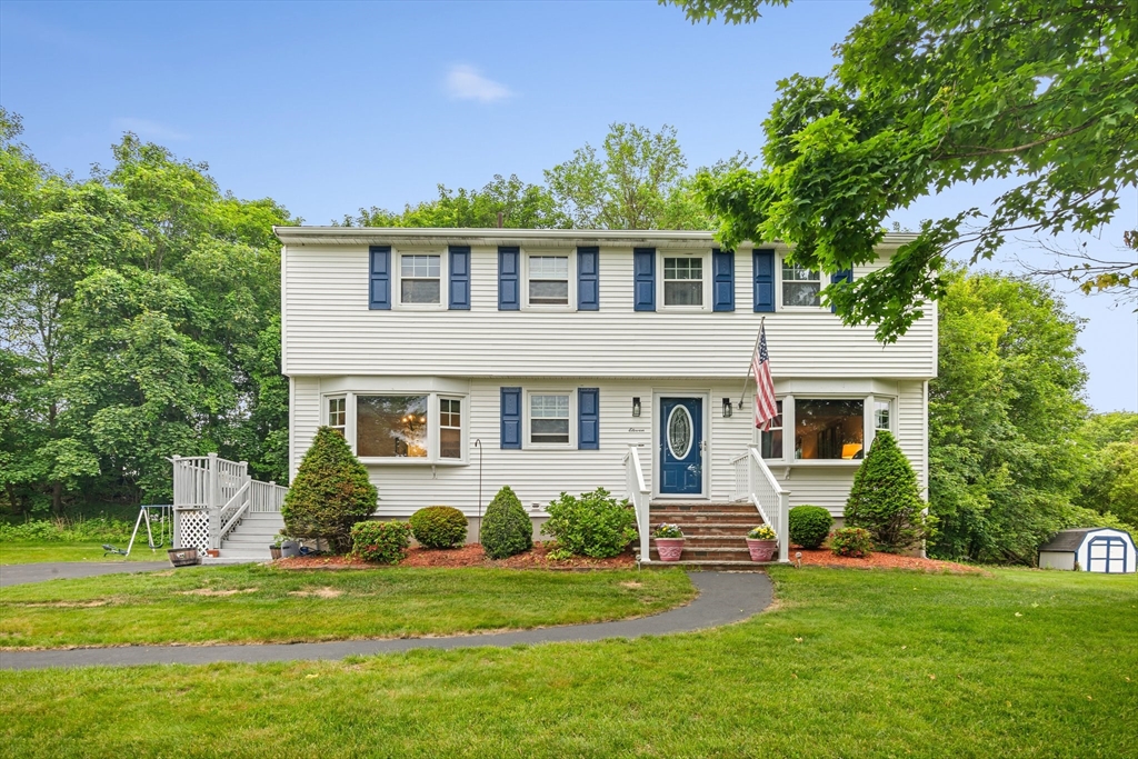 11 Beaver Pl, Billerica, Massachusetts, 4 Bedrooms Bedrooms, 8 Rooms Rooms,1.5 BathroomsBathrooms,Residential,For Sale,Beaver Pl,73384906