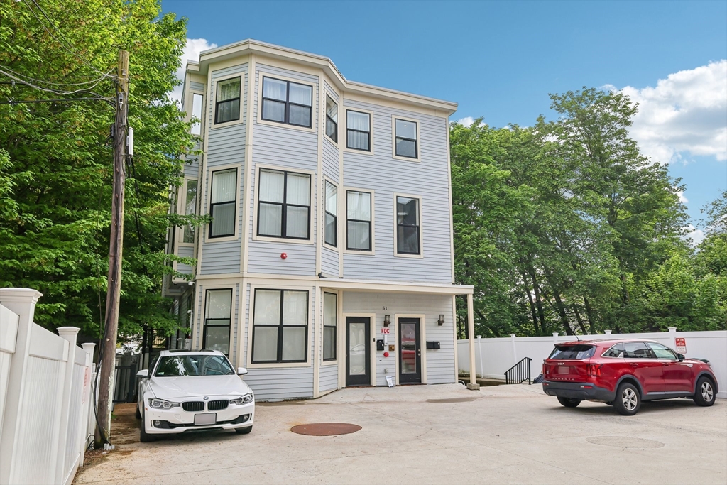 51 Hamilton Street, Boston, Massachusetts, 3 Bedrooms Bedrooms, 5 Rooms Rooms,2 BathroomsBathrooms,Residential,For Sale,Hamilton Street,73379692