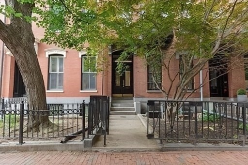 63 Rutland Street, Boston, Massachusetts, 2 Bedrooms Bedrooms, 6 Rooms Rooms,2.5 BathroomsBathrooms,Residential Lease,For Rent,Rutland Street,73385036