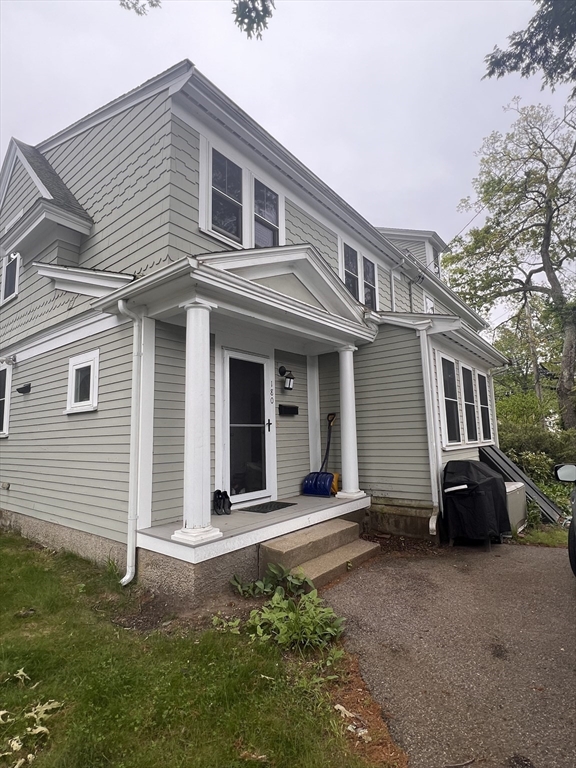 180 Warren, Needham, Massachusetts, 3 Bedrooms Bedrooms, 6 Rooms Rooms,1.5 BathroomsBathrooms,Residential Lease,For Rent,Warren,73385045