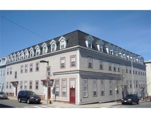 346 West 3rd Street, Boston, Massachusetts, 2 Bedrooms Bedrooms, 4 Rooms Rooms,1 BathroomBathrooms,Residential Lease,For Rent,West 3rd Street,73385073