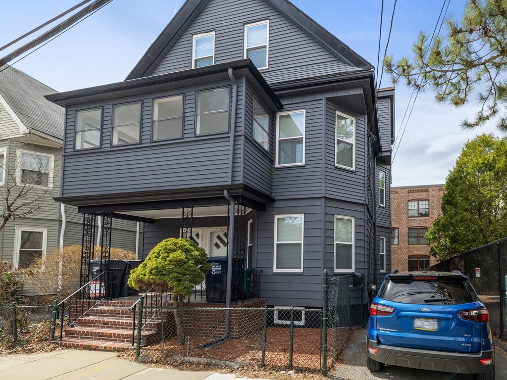 9-11 Edmunds St, Cambridge, Massachusetts, 7 Bedrooms Bedrooms, 11 Rooms Rooms,2 BathroomsBathrooms,Residential Income,For Sale,Edmunds St,73385278