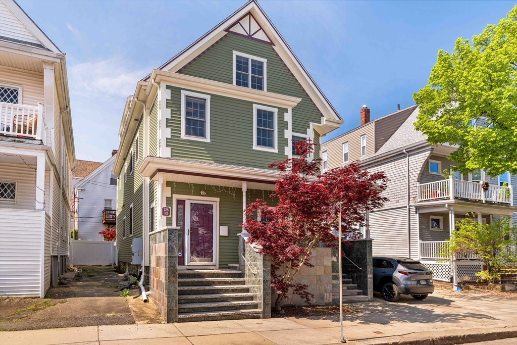 328 Highland Ave, Somerville, Massachusetts, 3 Bedrooms Bedrooms, 9 Rooms Rooms,2.5 BathroomsBathrooms,Residential Lease,For Rent,Highland Ave,73385347
