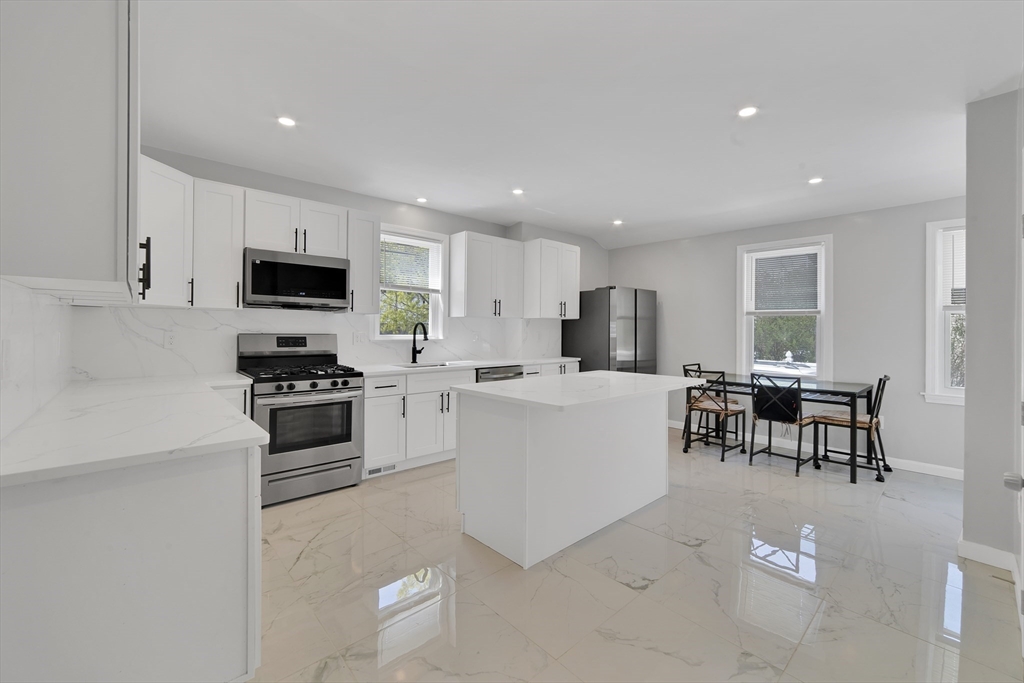 61-63 Albertina St, Quincy, Massachusetts, 4 Bedrooms Bedrooms, 7 Rooms Rooms,2 BathroomsBathrooms,Residential Lease,For Rent,Albertina St,73385353