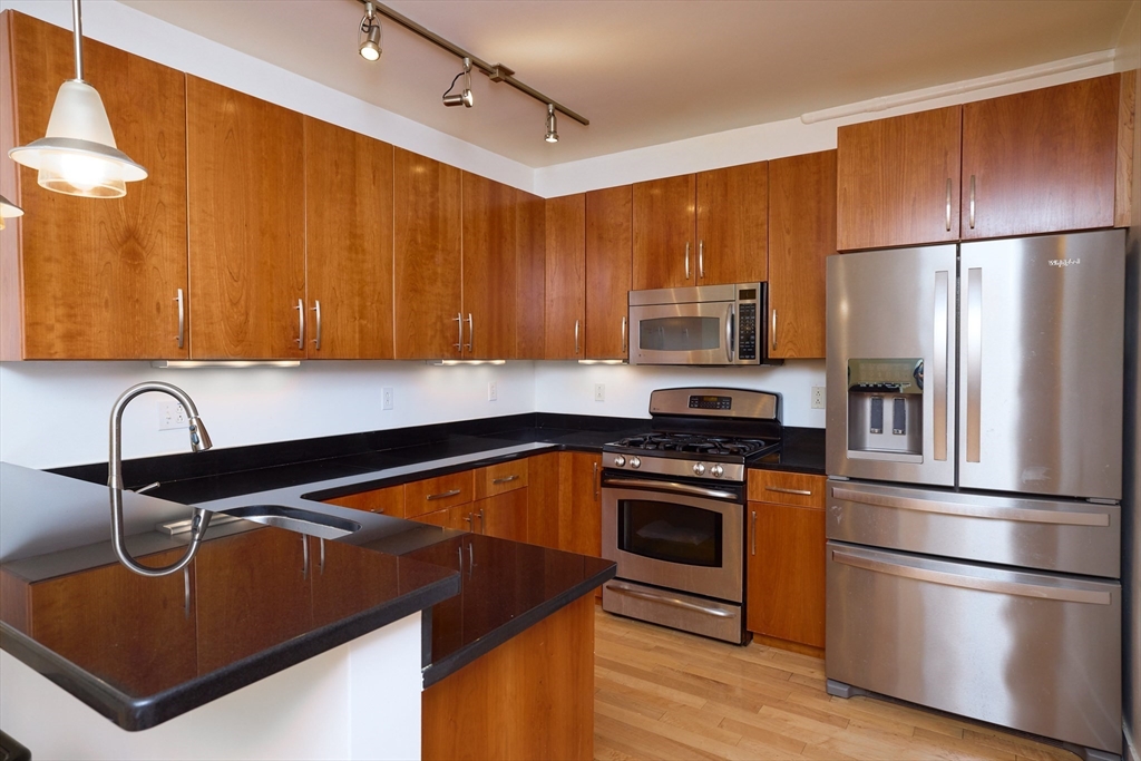 24 Bay State Rd, Cambridge, Massachusetts, 1 Bedroom Bedrooms, 4 Rooms Rooms,1 BathroomBathrooms,Residential Lease,For Rent,Bay State Rd,73385354
