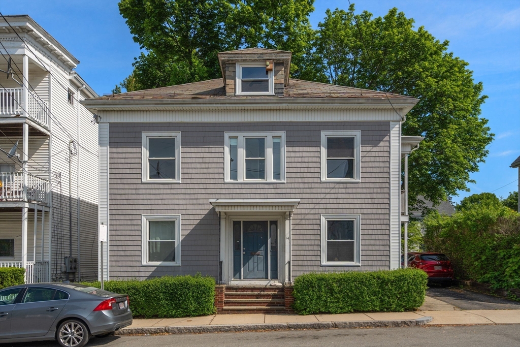 14 Forest Ave, Salem, Massachusetts, 6 Bedrooms Bedrooms, 10 Rooms Rooms,2 BathroomsBathrooms,Residential Income,For Sale,Forest Ave,73385355