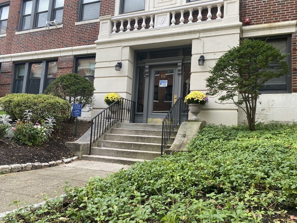 137 Englewood, Boston, Massachusetts, 2 Rooms Rooms,1 BathroomBathrooms,Residential Lease,For Rent,Englewood,73385360