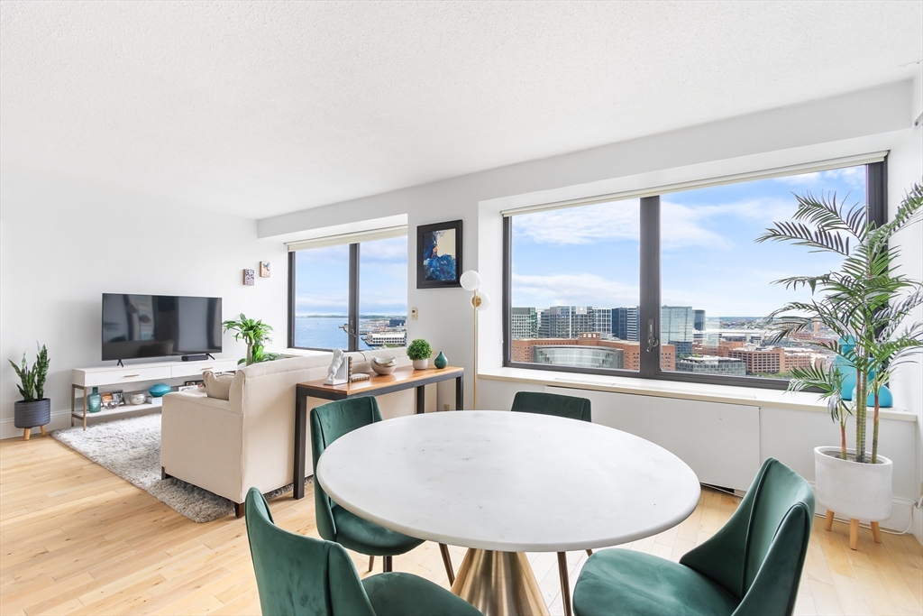 85 East India Row, Boston, Massachusetts, 1 Bedroom Bedrooms, 2 Rooms Rooms,1 BathroomBathrooms,Residential Lease,For Rent,East India Row,73385366