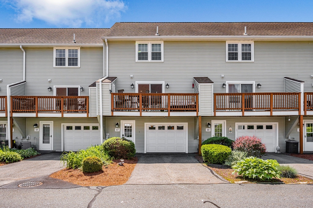 47 Patrick Rd, Tewksbury, Massachusetts, 2 Bedrooms Bedrooms, 5 Rooms Rooms,1.5 BathroomsBathrooms,Residential,For Sale,Patrick Rd,73385381