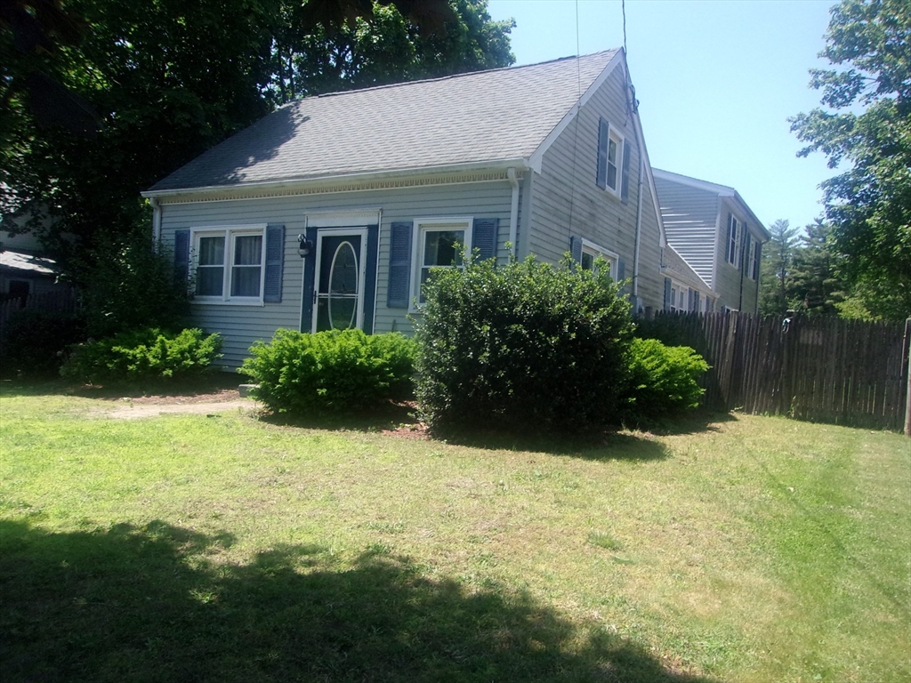 14 Mutton Ln, Weymouth, Massachusetts, 5 Bedrooms Bedrooms, 10 Rooms Rooms,2 BathroomsBathrooms,Residential,For Sale,Mutton Ln,73385430