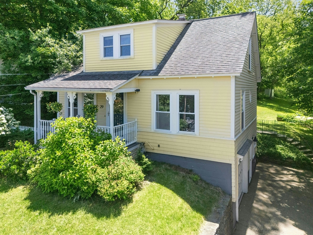 29 Millbury St, Grafton, Massachusetts, 3 Bedrooms Bedrooms, 8 Rooms Rooms,1 BathroomBathrooms,Residential,For Sale,Millbury St,73385505