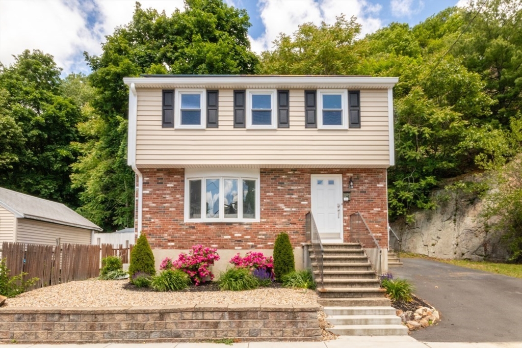 56 Cliff Street, Malden, Massachusetts, 3 Bedrooms Bedrooms, 6 Rooms Rooms,1.5 BathroomsBathrooms,Residential,For Sale,Cliff Street,73385579