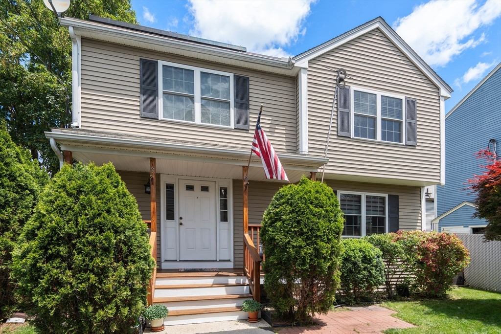 55 W. 3rd Street, Lowell, Massachusetts, 3 Bedrooms Bedrooms, 6 Rooms Rooms,2 BathroomsBathrooms,Residential,For Sale,W. 3rd Street,73385416