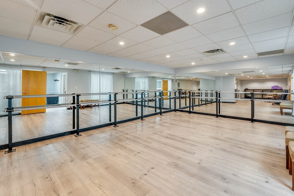 1 Elm Square, Andover, Massachusetts, ,Commercial Lease,For Rent,Elm Square,73385643
