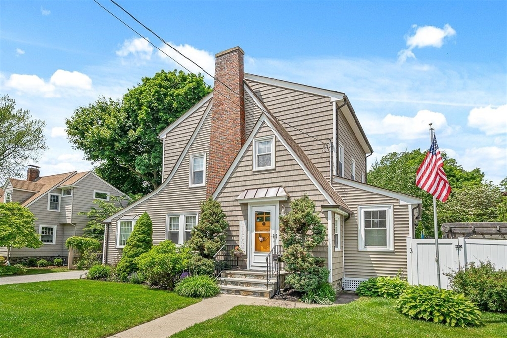 104 Howard St, Melrose, Massachusetts, 4 Bedrooms Bedrooms, 9 Rooms Rooms,2 BathroomsBathrooms,Residential,For Sale,Howard St,73385660