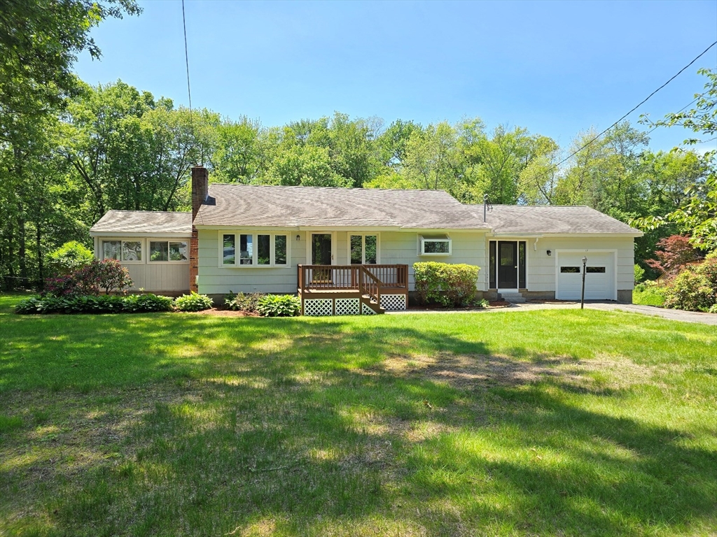17 Longhill Rd, Ashland, Massachusetts, 3 Bedrooms Bedrooms, 7 Rooms Rooms,1 BathroomBathrooms,Residential,For Sale,Longhill Rd,73385726