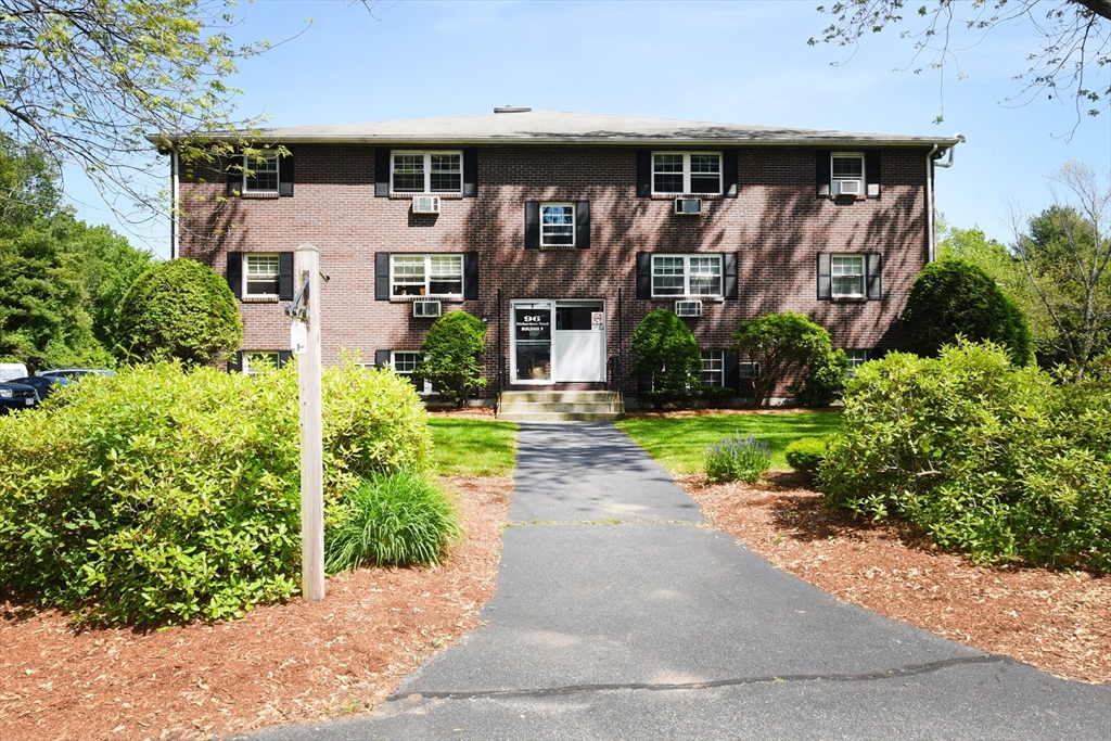 96 Richardson Rd, Chelmsford, Massachusetts, 2 Bedrooms Bedrooms, 4 Rooms Rooms,1 BathroomBathrooms,Residential,For Sale,Richardson Rd,73385737