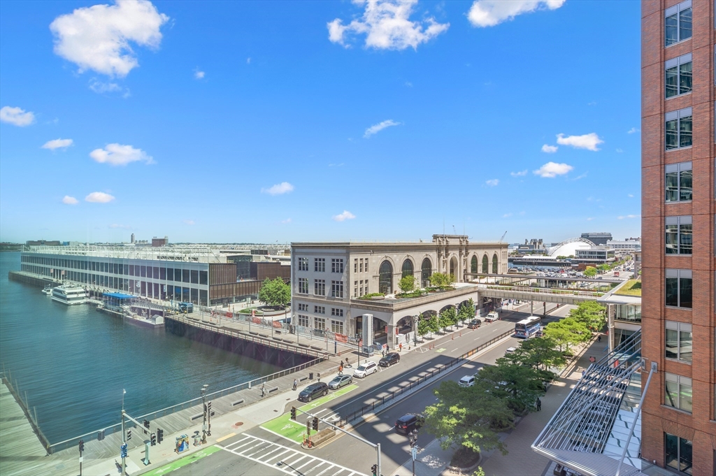 133 Seaport Blvd, Boston, Massachusetts, 2 Bedrooms Bedrooms, 4 Rooms Rooms,2 BathroomsBathrooms,Residential,For Sale,Seaport Blvd,73385767