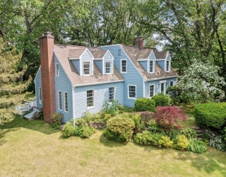 1074 Concord Road, Sudbury, Massachusetts, 5 Bedrooms Bedrooms, 11 Rooms Rooms,4 BathroomsBathrooms,Residential,For Sale,Concord Road,73385684