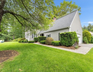 46 Vine Brook Rd, Westford, Massachusetts, 4 Bedrooms Bedrooms, 8 Rooms Rooms,2.5 BathroomsBathrooms,Residential,For Sale,Vine Brook Rd,73385780