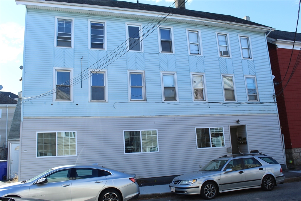 223 Morgan St, Fall River, Massachusetts, 8 Bedrooms Bedrooms, 17 Rooms Rooms,5 BathroomsBathrooms,Residential Income,For Sale,Morgan St,73385913