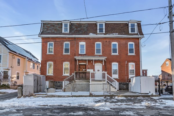 40 Summer St, Lawrence, Massachusetts, 3 Bedrooms Bedrooms, 6 Rooms Rooms,1 BathroomBathrooms,Residential Lease,For Rent,Summer St,73385923