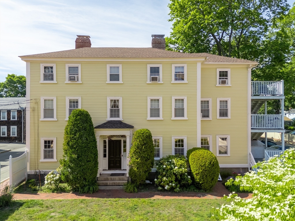 8 Williams Street, Salem, Massachusetts, 1 Bedroom Bedrooms, 4 Rooms Rooms,1 BathroomBathrooms,Residential,For Sale,Williams Street,73385849