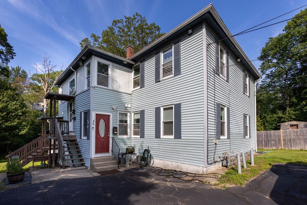 37 Thurston Ave, Northbridge, Massachusetts, 2 Bedrooms Bedrooms, 4 Rooms Rooms,1 BathroomBathrooms,Residential,For Sale,Thurston Ave,73385751