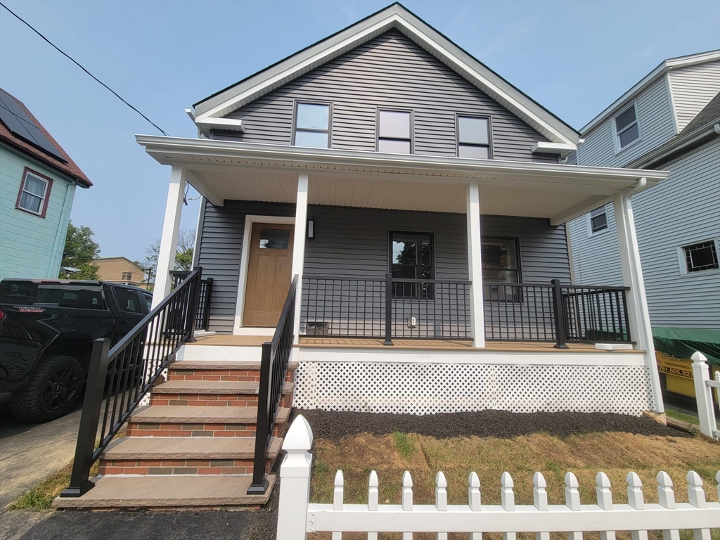 26 Saint Mary St, Malden, Massachusetts, 3 Bedrooms Bedrooms, 7 Rooms Rooms,2.5 BathroomsBathrooms,Residential,For Sale,Saint Mary St,73385951