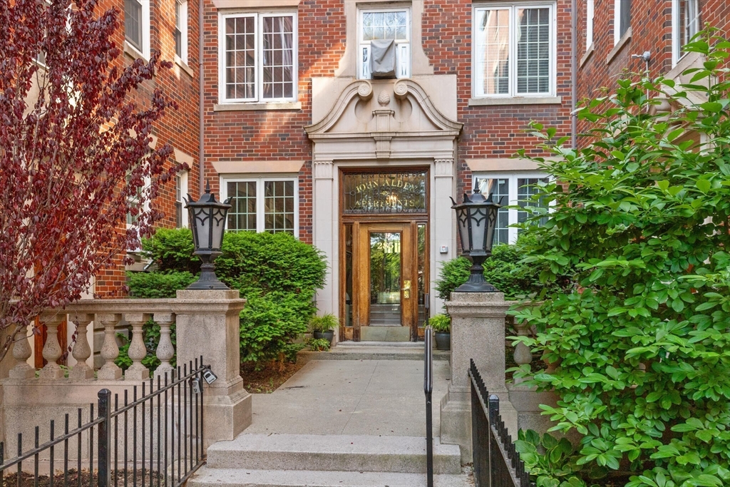 285 Harvard St., Cambridge, Massachusetts, 1 Bedroom Bedrooms, 3 Rooms Rooms,1 BathroomBathrooms,Residential,For Sale,Harvard St.,73385806