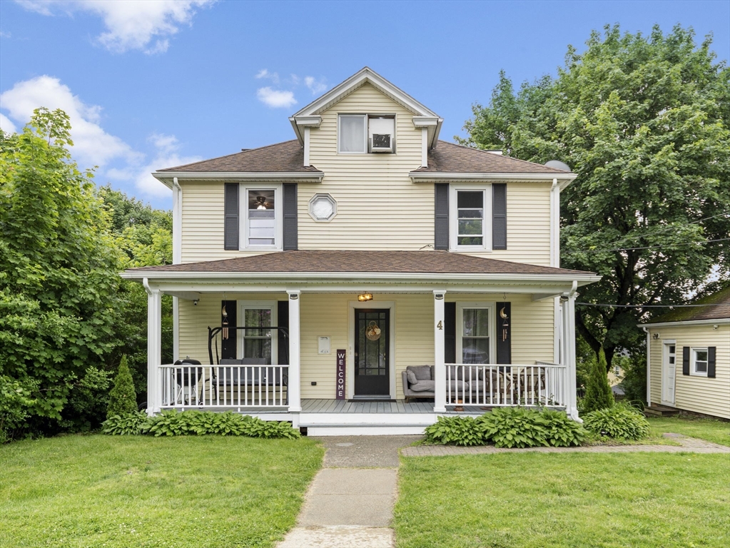4 Darling St, Worcester, Massachusetts, 3 Bedrooms Bedrooms, 10 Rooms Rooms,3 BathroomsBathrooms,Residential Income,For Sale,Darling St,73386041