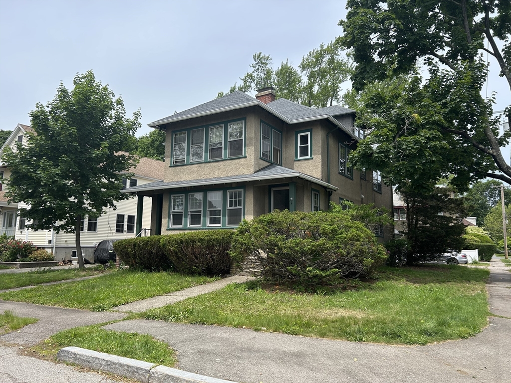 1 Chilton Park, Milton, Massachusetts, 4 Bedrooms Bedrooms, 12 Rooms Rooms,2 BathroomsBathrooms,Residential Income,For Sale,Chilton Park,73386069