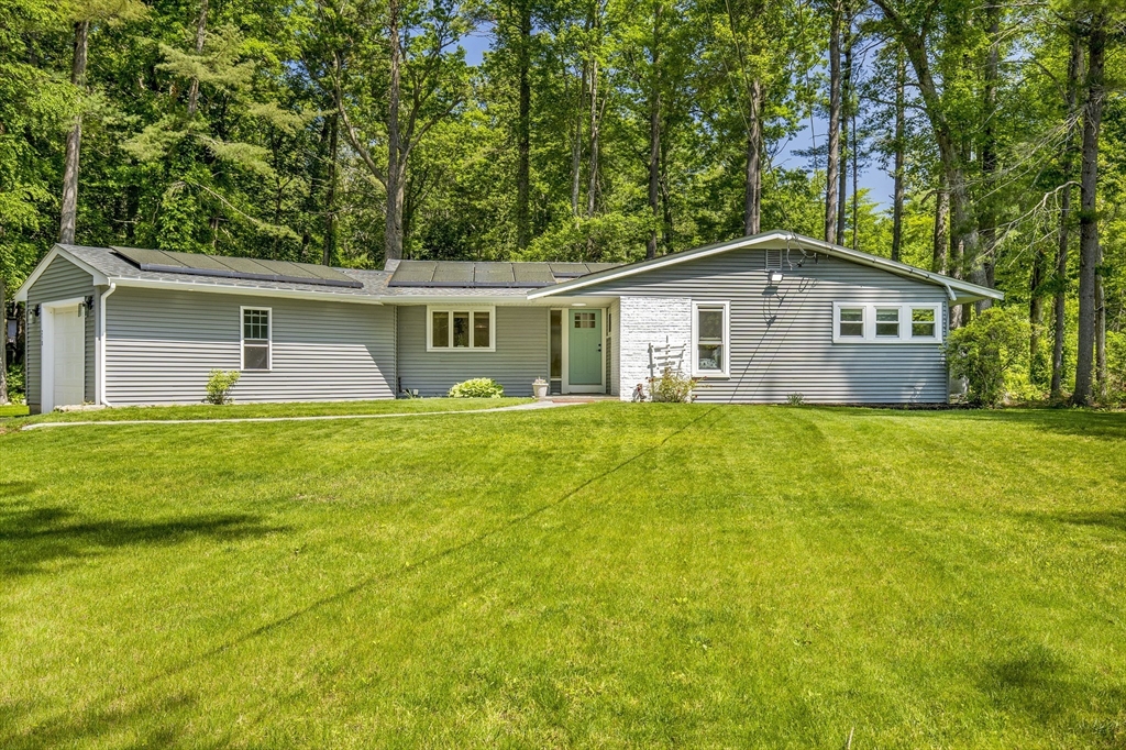 258 Union St, Hanover, Massachusetts, 3 Bedrooms Bedrooms, 5 Rooms Rooms,2 BathroomsBathrooms,Residential,For Sale,Union St,73385902