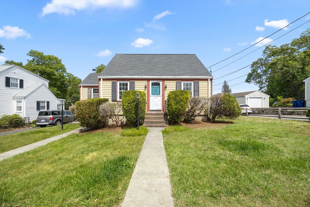 141 Hobart St, Braintree, Massachusetts, 4 Bedrooms Bedrooms, 7 Rooms Rooms,1.5 BathroomsBathrooms,Residential,For Sale,Hobart St,73386031