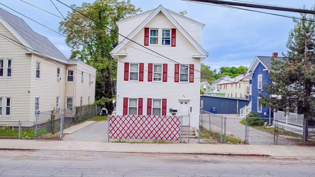 42 Morton St, Lawrence, Massachusetts, 5 Bedrooms Bedrooms, 12 Rooms Rooms,3 BathroomsBathrooms,Residential Income,For Sale,Morton St,73386197