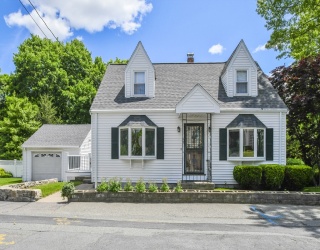 57 Strafford Rd, Westwood, Massachusetts, 3 Bedrooms Bedrooms, 7 Rooms Rooms,2.5 BathroomsBathrooms,Residential,For Sale,Strafford Rd,73386243