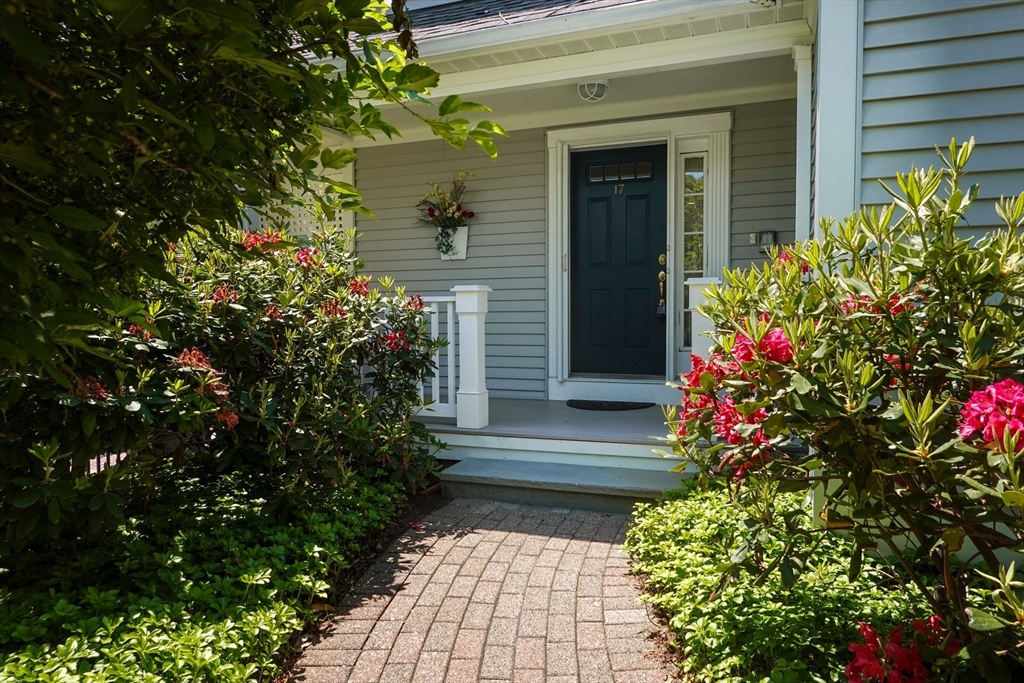 17 Highcroft Way, Hopkinton, Massachusetts, 2 Bedrooms Bedrooms, 6 Rooms Rooms,3.5 BathroomsBathrooms,Residential,For Sale,Highcroft Way,73386143