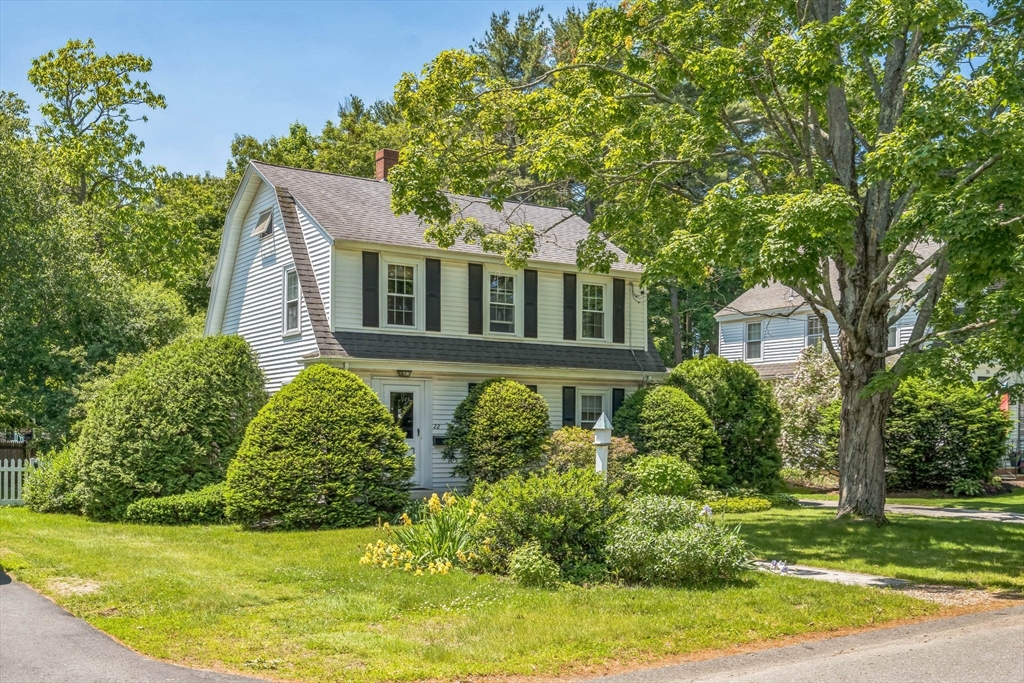 22 Sycamore Rd, Weymouth, Massachusetts, 3 Bedrooms Bedrooms, 6 Rooms Rooms,1 BathroomBathrooms,Residential,For Sale,Sycamore Rd,73386279