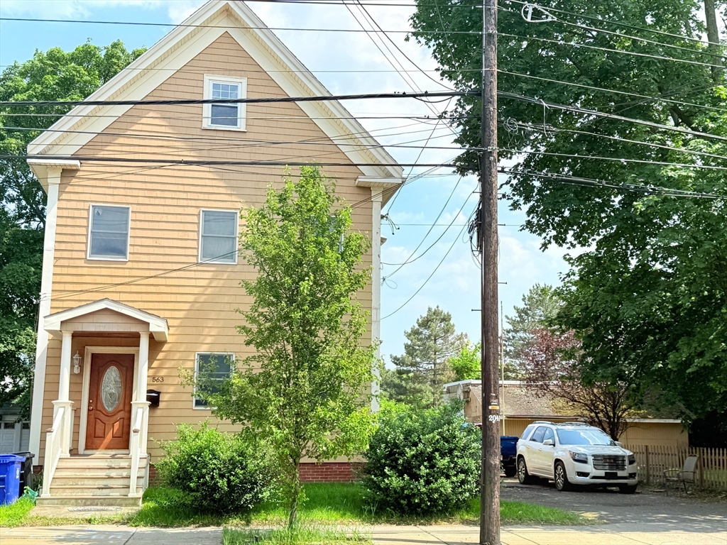563 Lynn - St, Malden, Massachusetts, 5 Bedrooms Bedrooms, 10 Rooms Rooms,2 BathroomsBathrooms,Residential Income,For Sale,Lynn - St,73386277