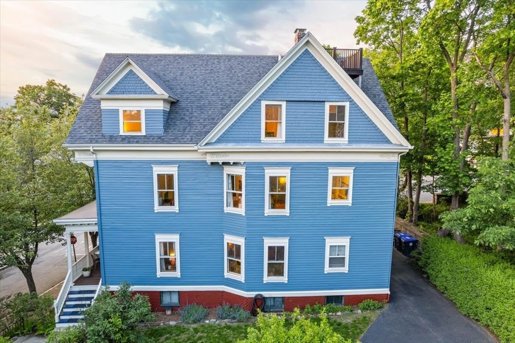 75 Knowles, Providence, Rhode Island, 8 Bedrooms Bedrooms, 23 Rooms Rooms,3 BathroomsBathrooms,Residential Income,For Sale,Knowles,73386255