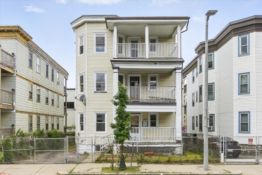 3943 Washington, Boston, Massachusetts, 9 Bedrooms Bedrooms, 15 Rooms Rooms,3 BathroomsBathrooms,Residential Income,For Sale,Washington,73386305
