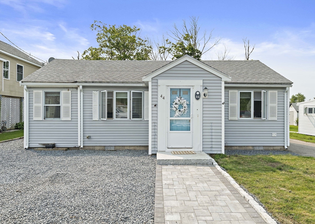 44 Macarthur Ln, Marshfield, Massachusetts, 2 Bedrooms Bedrooms, 4 Rooms Rooms,1 BathroomBathrooms,Residential,For Sale,Macarthur Ln,73386246