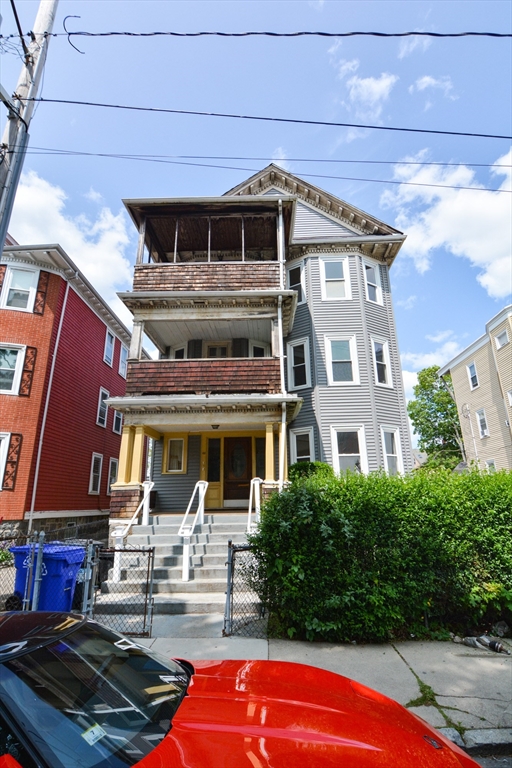 46 Evelyn St, Boston, Massachusetts, 10 Bedrooms Bedrooms, 17 Rooms Rooms,3 BathroomsBathrooms,Residential Income,For Sale,Evelyn St,73386293