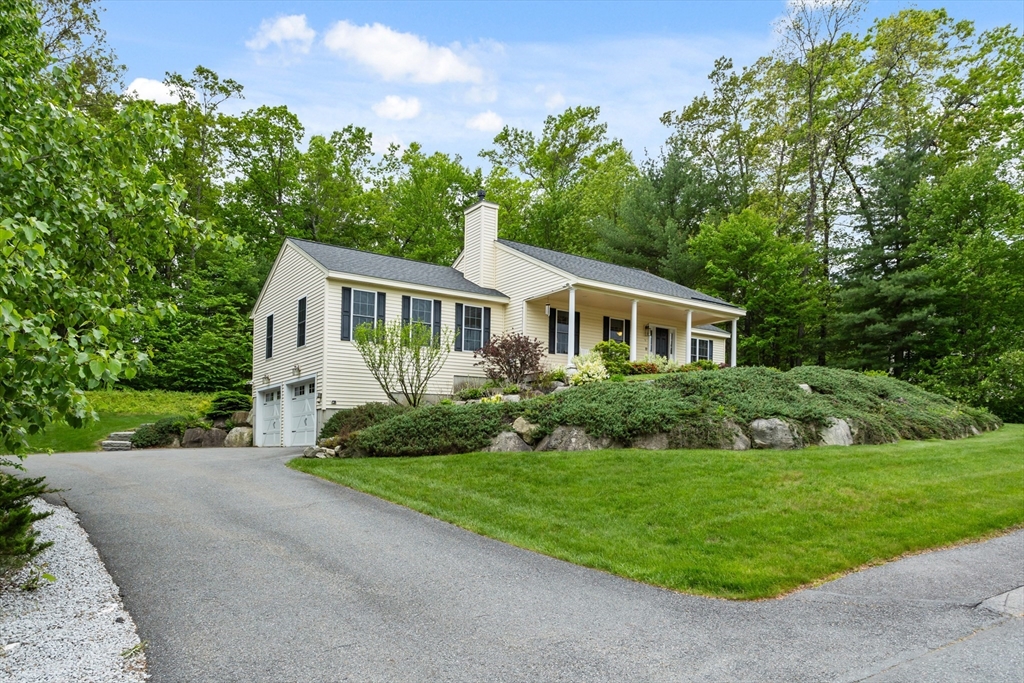 71 Fox Run Drive, Ayer, Massachusetts, 3 Bedrooms Bedrooms, 7 Rooms Rooms,2 BathroomsBathrooms,Residential,For Sale,Fox Run Drive,73385999
