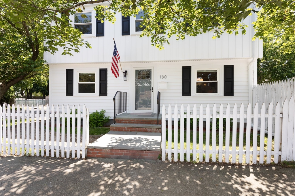 180 Woodley Ave, Boston, Massachusetts, 3 Bedrooms Bedrooms, 7 Rooms Rooms,1.5 BathroomsBathrooms,Residential,For Sale,Woodley Ave,73386326