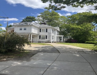 215 West Elm St, Brockton, Massachusetts, 3 Rooms Rooms,1 BathroomBathrooms,Residential Lease,For Rent,West Elm St,73386333