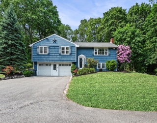 5 Cedar St, North Reading, Massachusetts, 3 Bedrooms Bedrooms, 6 Rooms Rooms,2.5 BathroomsBathrooms,Residential,For Sale,Cedar St,73386239