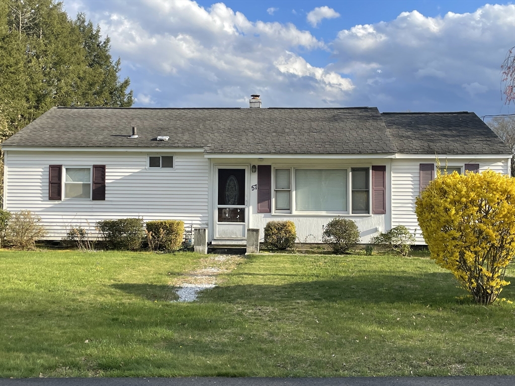 57 Rochford Cir, Springfield, Massachusetts, 3 Bedrooms Bedrooms, 6 Rooms Rooms,1 BathroomBathrooms,Residential,For Sale,Rochford Cir,73268046